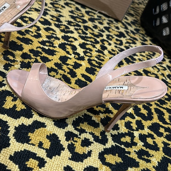 MANOLO BLAHNIK NUDE SLINGBACKS 37.5 - Picture 3 of 6